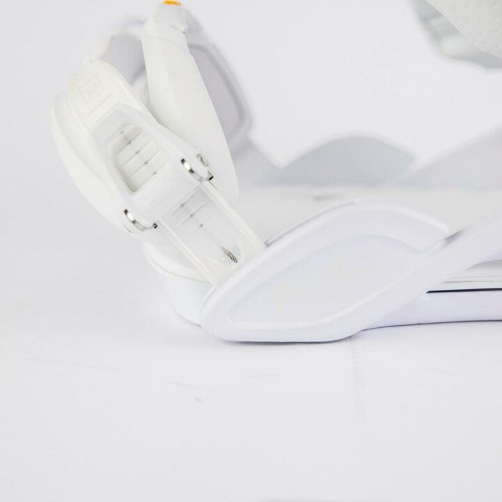 nitro-ivy-white-pearl-bindings